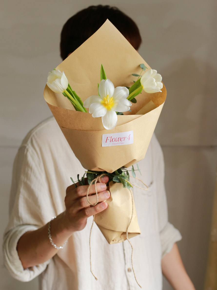 Bó 3 bông Tulip trắng Hà Lan